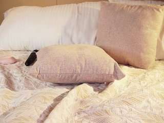 Live webcam model alicee-love on Soda Cams