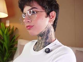 alicee-love Live Webcam on CamSoda