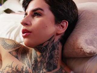 alicee-love Live Webcam on CamSoda