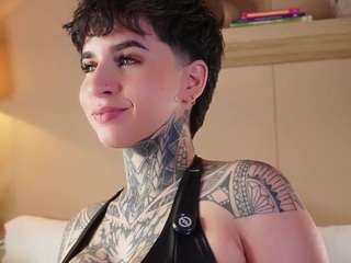 alicee-love Live Webcam on CamSoda