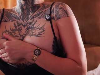 finger in my pussy [555 tokens remaining]