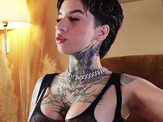 alicee-love Live Webcam on CamSoda