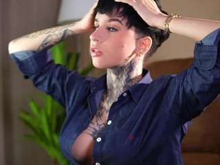 alicee-love Live Webcam on CamSoda