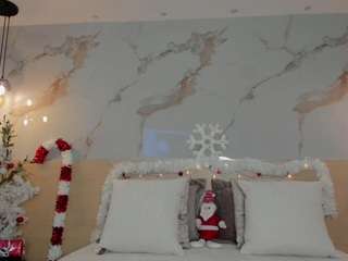 Live webcam model leathompson1 on Soda Cams