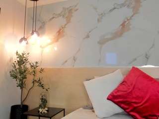 Live webcam model leathompson1 on Soda Cams