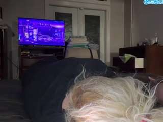 Crumslut live webcam show
