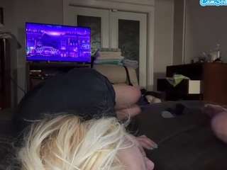 Crumslut live webcam show