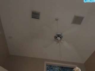 Crumslut live webcam show