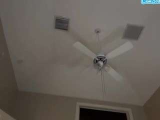 Crumslut live webcam show