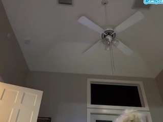 Crumslut live webcam show
