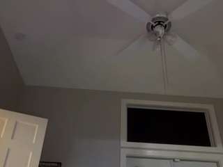 Crumslut live webcam show