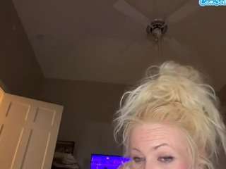 Crumslut live webcam show