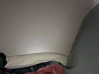 Crumslut live cam — amateur, pussy, living room