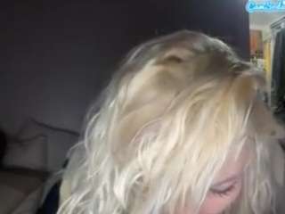Crumslut live cam preview