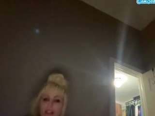 Crumslut live cam preview