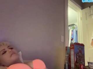 Crumslut live cam preview