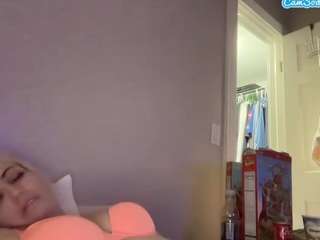 Crumslut live cam preview
