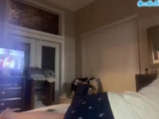 Crumslut live cam preview