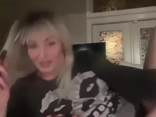 Crumbalina's Live Sex Cam Show
