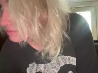 Crumbalina's Live Sex Cam Show