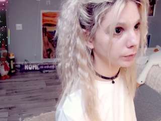 careful-i-bite's CamSoda show and profile