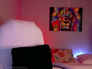 Lucia MILF live cam preview