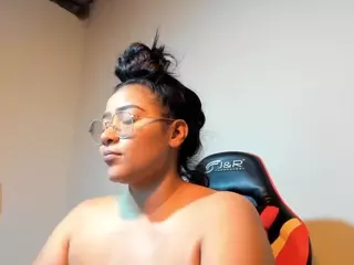 Sophia-27a's Live Sex Cam Show