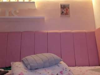 Live webcam model stefaagomez on Soda Cams