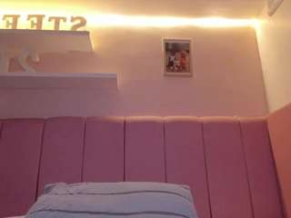 Live webcam model stefaagomez on Soda Cams