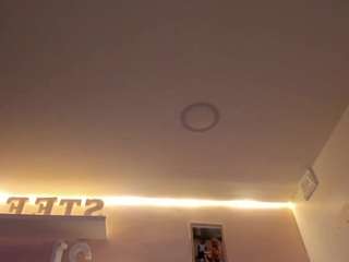 Live webcam model stefaagomez on Soda Cams