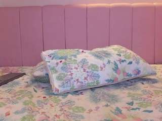 Live webcam model stefaagomez on Soda Cams