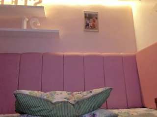 Live webcam model stefaagomez on Soda Cams