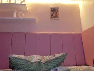 Live webcam model stefaagomez on Soda Cams