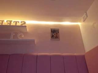 Live webcam model stefaagomez on Soda Cams