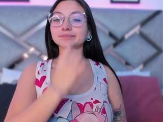 luucyjoness Freegaychats camsoda