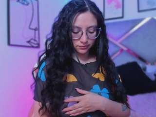luucyjoness from CamSoda