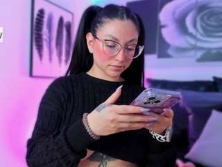  luucyjoness chat room