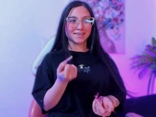 luucyjoness Live Webcam on CamSoda