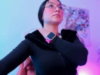 luucyjoness webcam model