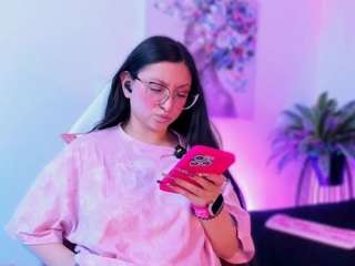 luucyjoness Live Webcam on CamSoda