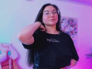  luucyjoness chat room