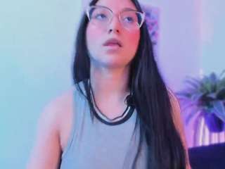 luucyjoness Live Webcam on {site_name}