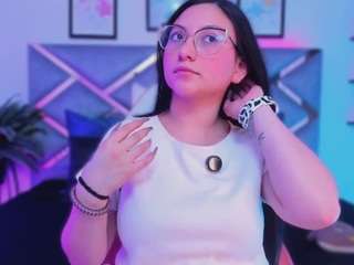 luucyjoness Live Webcam on CamSoda