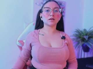 luucyjoness Live Webcam on CamSoda