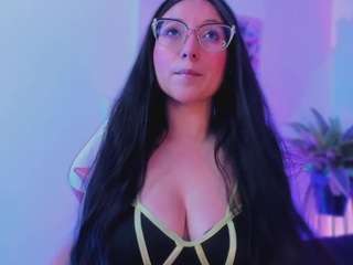 luucyjoness webcam model