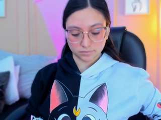 luucyjoness Live Webcam on CamSoda