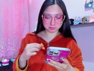 Lucy Joness live cam preview