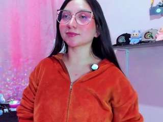 Lucy Joness live cam preview