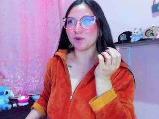 Lucy Joness live cam preview