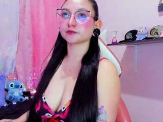 Lucy Joness live cam preview